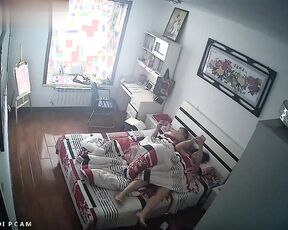 【精品国产】黑客破解家庭摄像头偷拍手臂纹身哥早上起床和媳妇来一发晨炮