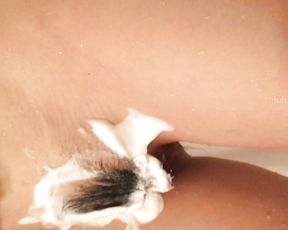 miaotutu 三視頻打包 6月浴室刮毛 鏡子前秀腿 穿白絲顏文字內褲（第一段）